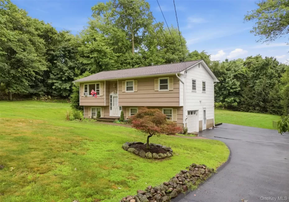 3 Larch Court, Ramapo, NY, 4 Bedrooms Bedrooms, 8 Rooms Rooms,2 BathroomsBathrooms,Residential,For Rent,Larch,0,1028689 3 Larch Court, Ramapo, NY, 4 Bedrooms Bedrooms, 8 Rooms Rooms,2 BathroomsBathrooms,Residential,For Rent,Larch,0,1028689