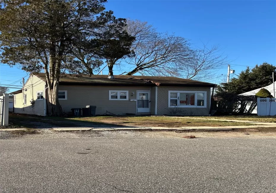 14 Chevy Chase, Babylon, NY, 4 Bedrooms Bedrooms, 6 Rooms Rooms,1 BathroomBathrooms,Residential,For Rent,Chevy Chase,0,965094 14 Chevy Chase, Babylon, NY, 4 Bedrooms Bedrooms, 6 Rooms Rooms,1 BathroomBathrooms,Residential,For Rent,Chevy Chase,0,965094