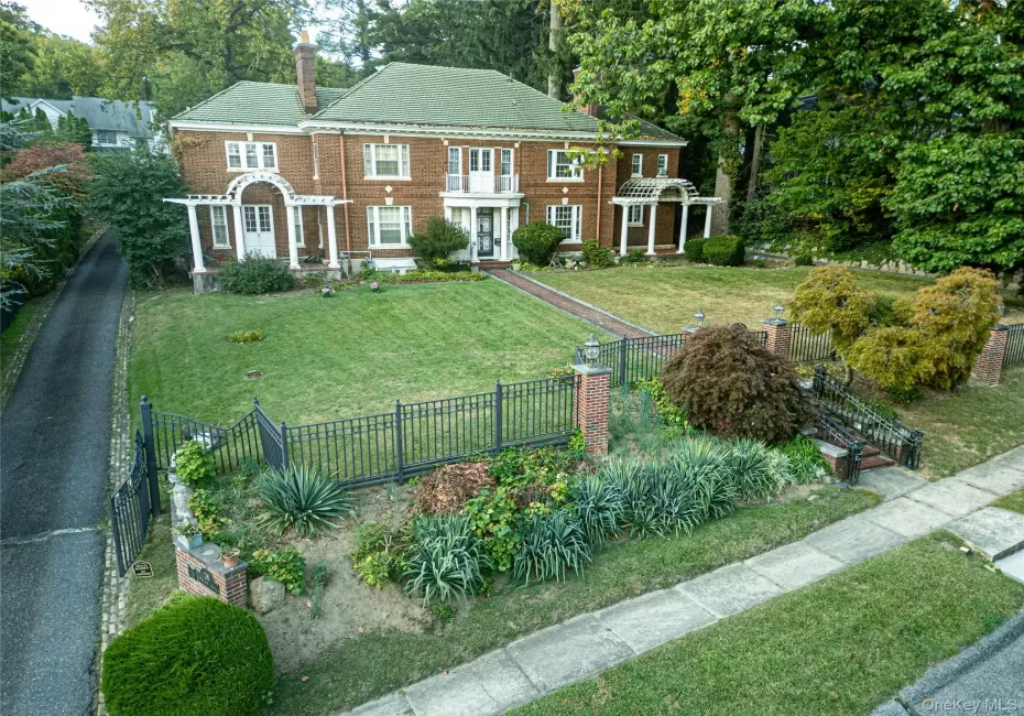 26 Overlook Circle, New Rochelle, NY, 11 Bedrooms Bedrooms, 17 Rooms Rooms,7 BathroomsBathrooms,Residential,For Rent,Overlook,0,969297 26 Overlook Circle, New Rochelle, NY, 11 Bedrooms Bedrooms, 17 Rooms Rooms,7 BathroomsBathrooms,Residential,For Rent,Overlook,0,969297