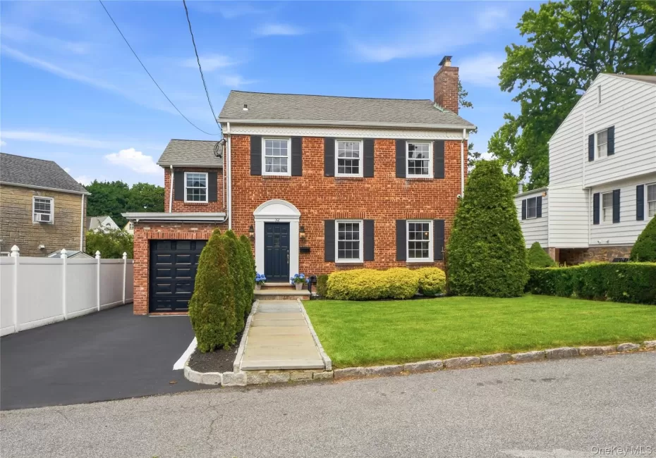 Welcome to 32 Huntington Drive, Yonkers, NY 10704 Welcome to 32 Huntington Drive, Yonkers, NY 10704