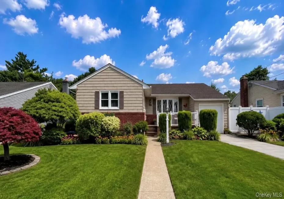 32 Taylor Drive, Oyster Bay, NY, 3 Bedrooms Bedrooms, 9 Rooms Rooms,3 BathroomsBathrooms,Residential,For Rent,Taylor,0,1033769 32 Taylor Drive, Oyster Bay, NY, 3 Bedrooms Bedrooms, 9 Rooms Rooms,3 BathroomsBathrooms,Residential,For Rent,Taylor,0,1033769