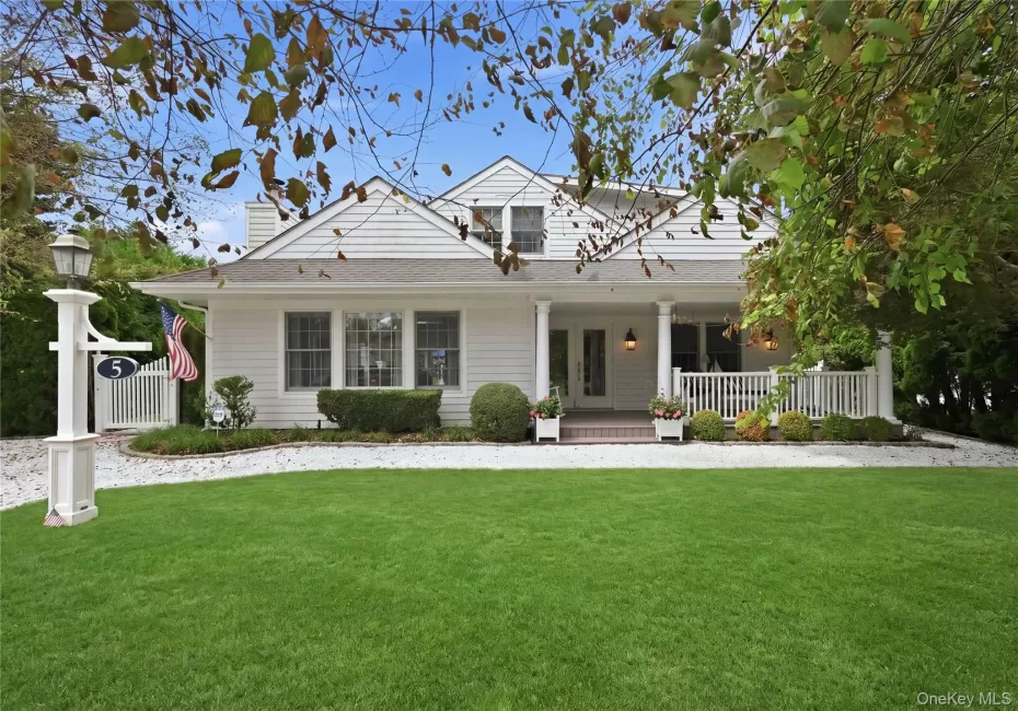 5 Juniper Lane, Southampton, NY, 4 Bedrooms Bedrooms, 14 Rooms Rooms,3 BathroomsBathrooms,Residential,For Rent,Juniper,0,1035054 5 Juniper Lane, Southampton, NY, 4 Bedrooms Bedrooms, 14 Rooms Rooms,3 BathroomsBathrooms,Residential,For Rent,Juniper,0,1035054