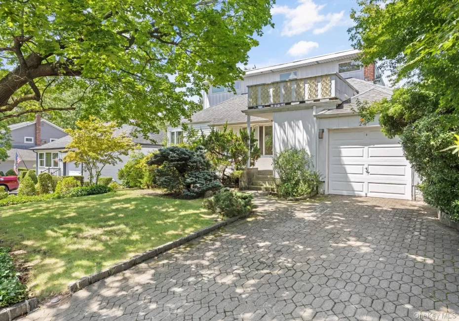 24 Cornell Drive, North Hempstead, NY, 4 Bedrooms Bedrooms, 7 Rooms Rooms,2 BathroomsBathrooms,Residential,For Rent,Cornell,0,1035175 24 Cornell Drive, North Hempstead, NY, 4 Bedrooms Bedrooms, 7 Rooms Rooms,2 BathroomsBathrooms,Residential,For Rent,Cornell,0,1035175