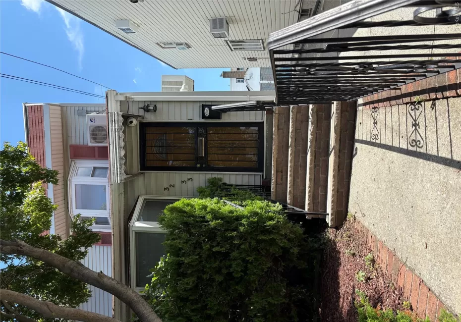 3233 200 Street, New York, NY, 3 Bedrooms Bedrooms, 6 Rooms Rooms,1 BathroomBathrooms,Residential Lease,For Rent,200,0,1035402 3233 200 Street, New York, NY, 3 Bedrooms Bedrooms, 6 Rooms Rooms,1 BathroomBathrooms,Residential Lease,For Rent,200,0,1035402