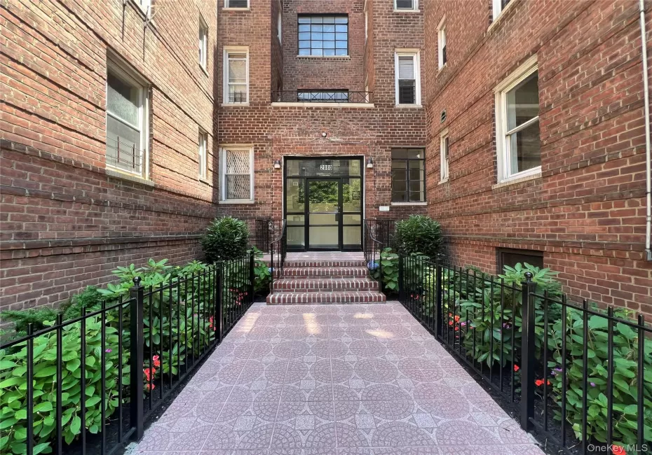 2080 Barnes Avenue, New York, NY, 2 Bedrooms Bedrooms, 5 Rooms Rooms,1 BathroomBathrooms,Residential,For Rent,Barnes,0,1034613 2080 Barnes Avenue, New York, NY, 2 Bedrooms Bedrooms, 5 Rooms Rooms,1 BathroomBathrooms,Residential,For Rent,Barnes,0,1034613