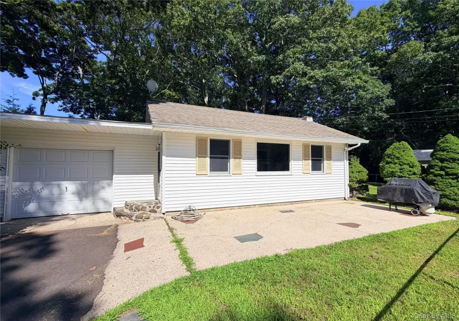 40 Hampton Street, Southampton, NY, 1 Bedroom Bedrooms, 4 Rooms Rooms,1 BathroomBathrooms,Residential Lease,For Rent,Hampton,0,1027059 40 Hampton Street, Southampton, NY, 1 Bedroom Bedrooms, 4 Rooms Rooms,1 BathroomBathrooms,Residential Lease,For Rent,Hampton,0,1027059