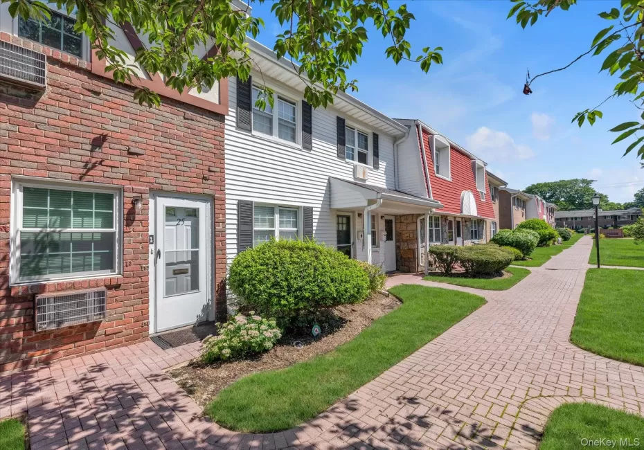 25 Springwood Drive, Babylon, NY, 1 Bedroom Bedrooms, 4 Rooms Rooms,1 BathroomBathrooms,Residential,For Rent,Springwood,0,1024276 25 Springwood Drive, Babylon, NY, 1 Bedroom Bedrooms, 4 Rooms Rooms,1 BathroomBathrooms,Residential,For Rent,Springwood,0,1024276