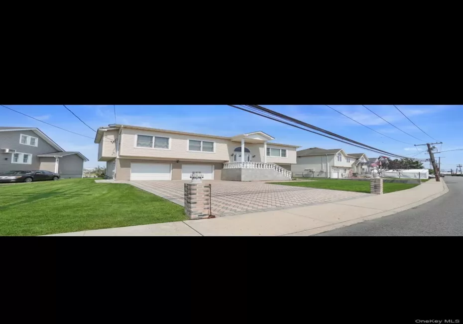 53 East Avenue, Hempstead, NY, 4 Bedrooms Bedrooms, 9 Rooms Rooms,3 BathroomsBathrooms,Residential,For Rent,East,0,1035467 53 East Avenue, Hempstead, NY, 4 Bedrooms Bedrooms, 9 Rooms Rooms,3 BathroomsBathrooms,Residential,For Rent,East,0,1035467