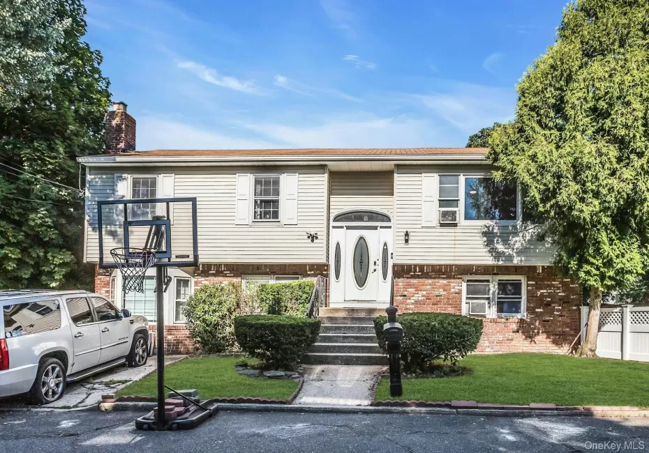 1 Karen Court, Oyster Bay, NY, 5 Bedrooms Bedrooms, 10 Rooms Rooms,3 BathroomsBathrooms,Residential,For Rent,Karen,0,1033273 1 Karen Court, Oyster Bay, NY, 5 Bedrooms Bedrooms, 10 Rooms Rooms,3 BathroomsBathrooms,Residential,For Rent,Karen,0,1033273