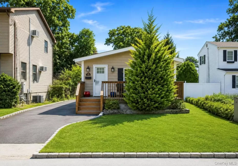 65 Hawthorne Avenue, West Babylon, NY, 2 Bedrooms Bedrooms, 5 Rooms Rooms,1 BathroomBathrooms,Residential,For Rent,Hawthorne,0,1034175 65 Hawthorne Avenue, West Babylon, NY, 2 Bedrooms Bedrooms, 5 Rooms Rooms,1 BathroomBathrooms,Residential,For Rent,Hawthorne,0,1034175