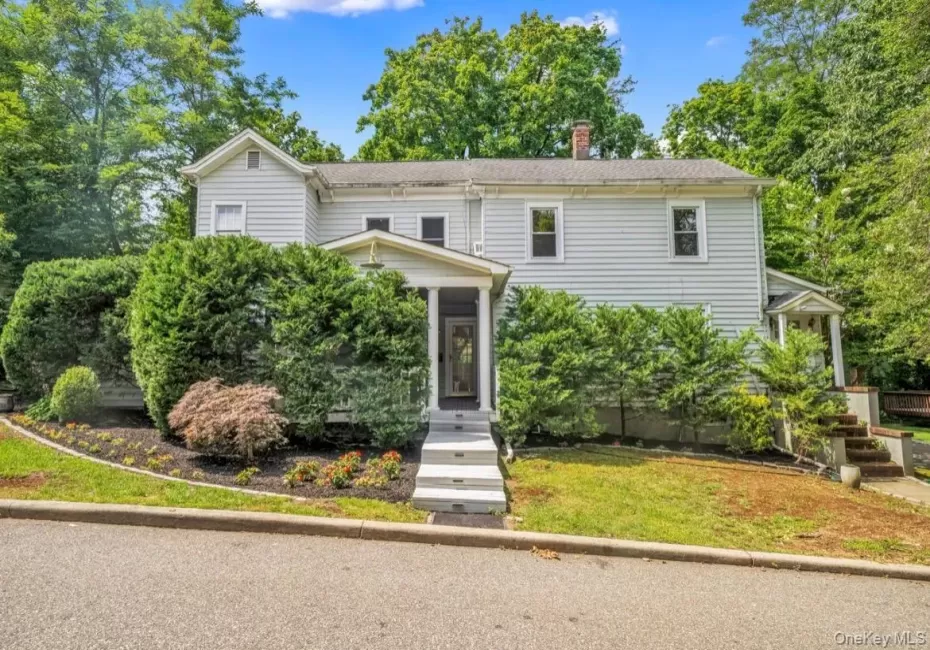 4 Potters Court, North Hempstead, NY, 4 Bedrooms Bedrooms, 7 Rooms Rooms,3 BathroomsBathrooms,Residential Lease,For Rent,Potters,0,1025762 4 Potters Court, North Hempstead, NY, 4 Bedrooms Bedrooms, 7 Rooms Rooms,3 BathroomsBathrooms,Residential Lease,For Rent,Potters,0,1025762
