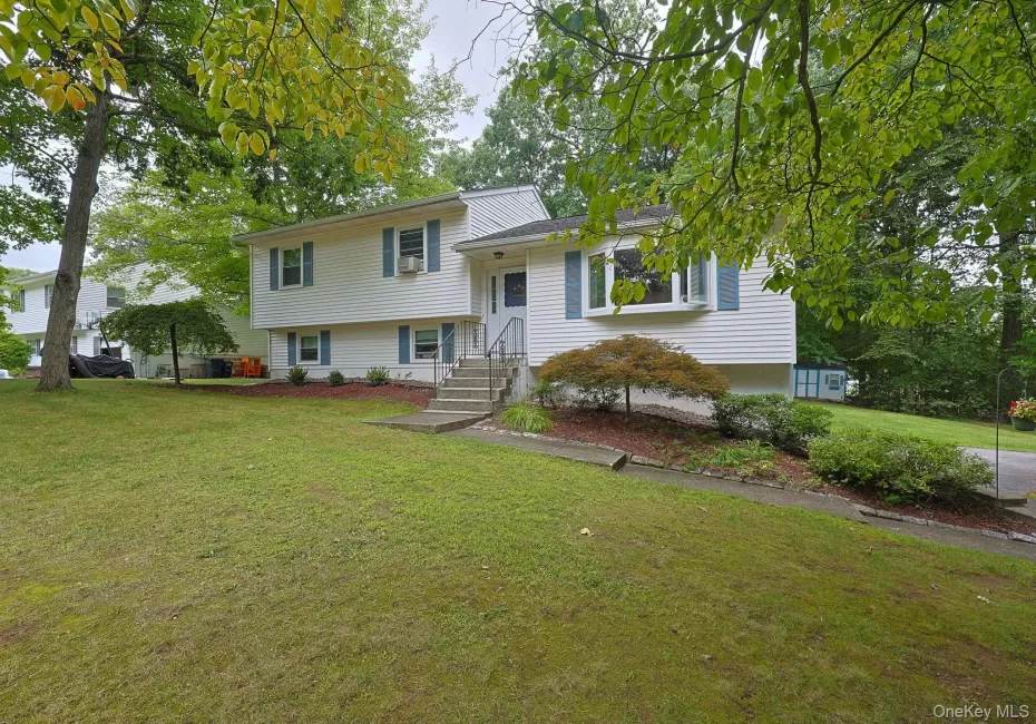 26 Rockwood Drive, Newburgh (town), NY, 4 Bedrooms Bedrooms, 8 Rooms Rooms,2 BathroomsBathrooms,Residential,For Rent,Rockwood,0,1031414 26 Rockwood Drive, Newburgh (town), NY, 4 Bedrooms Bedrooms, 8 Rooms Rooms,2 BathroomsBathrooms,Residential,For Rent,Rockwood,0,1031414