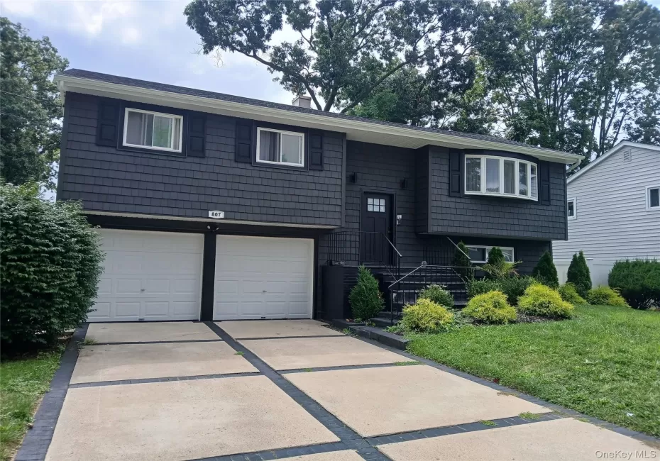 807 Iris Place, Hempstead, NY, 4 Bedrooms Bedrooms, 9 Rooms Rooms,2 BathroomsBathrooms,Residential,For Rent,Iris,0,1032601 807 Iris Place, Hempstead, NY, 4 Bedrooms Bedrooms, 9 Rooms Rooms,2 BathroomsBathrooms,Residential,For Rent,Iris,0,1032601