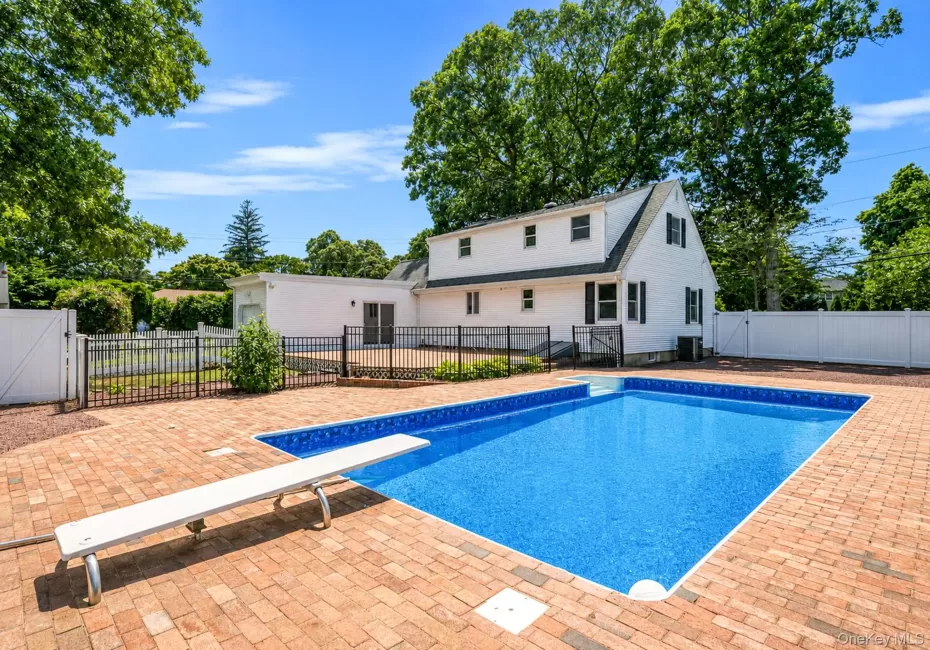 273 Cambon Avenue, Smithtown, NY, 4 Bedrooms Bedrooms, 10 Rooms Rooms,2 BathroomsBathrooms,Residential,For Rent,Cambon,0,1023804 273 Cambon Avenue, Smithtown, NY, 4 Bedrooms Bedrooms, 10 Rooms Rooms,2 BathroomsBathrooms,Residential,For Rent,Cambon,0,1023804