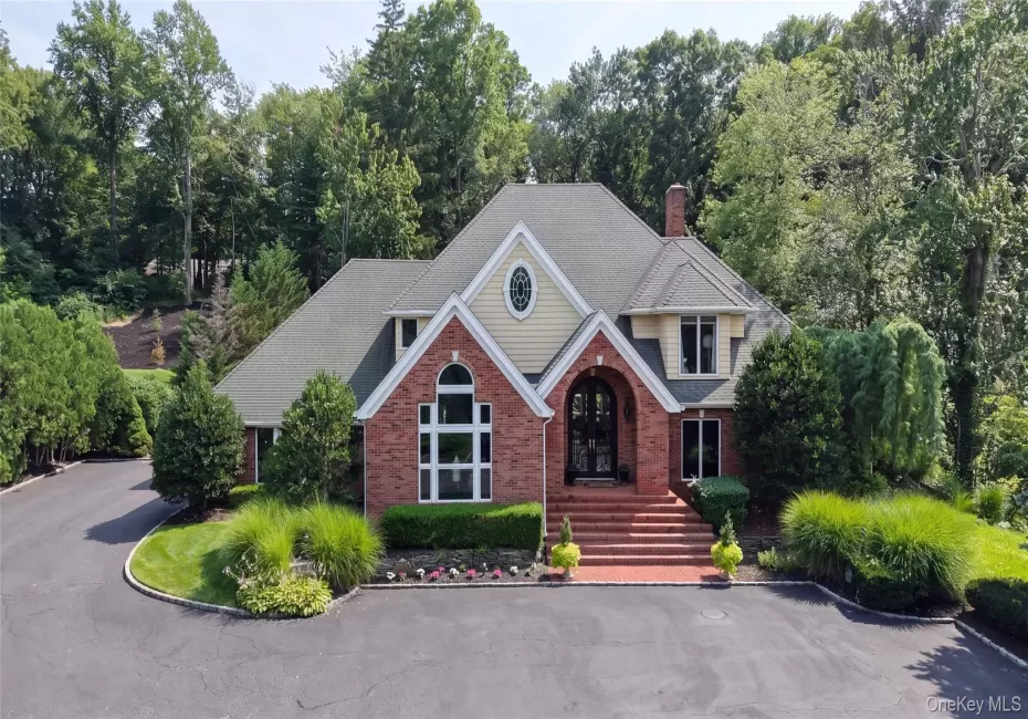 589 Caledonia Road, Huntington, NY, 5 Bedrooms Bedrooms, 10 Rooms Rooms,4 BathroomsBathrooms,Residential,For Rent,Caledonia,0,1034343 589 Caledonia Road, Huntington, NY, 5 Bedrooms Bedrooms, 10 Rooms Rooms,4 BathroomsBathrooms,Residential,For Rent,Caledonia,0,1034343