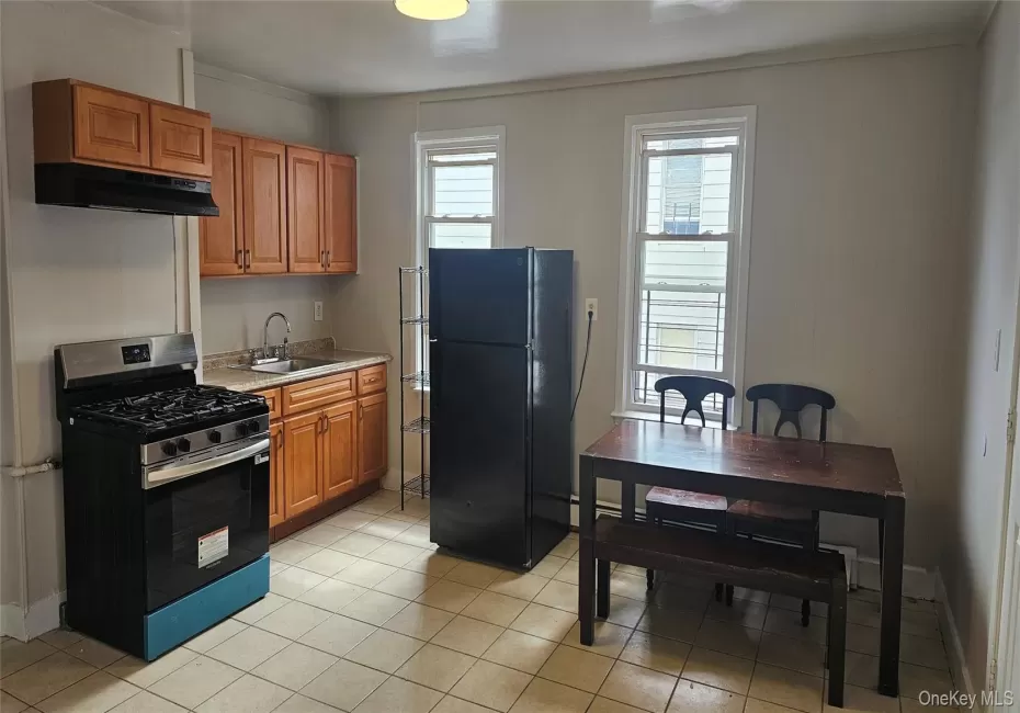 52 Chestnut Street, Yonkers, NY, 3 Bedrooms Bedrooms, 5 Rooms Rooms,1 BathroomBathrooms,Residential Lease,For Rent,Chestnut,0,1035394 52 Chestnut Street, Yonkers, NY, 3 Bedrooms Bedrooms, 5 Rooms Rooms,1 BathroomBathrooms,Residential Lease,For Rent,Chestnut,0,1035394