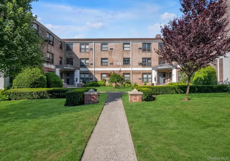 2 Mill Drive, North Hempstead, NY, 1 Bedroom Bedrooms, 3 Rooms Rooms,1 BathroomBathrooms,Residential,For Rent,Mill,0,1035418 2 Mill Drive, North Hempstead, NY, 1 Bedroom Bedrooms, 3 Rooms Rooms,1 BathroomBathrooms,Residential,For Rent,Mill,0,1035418